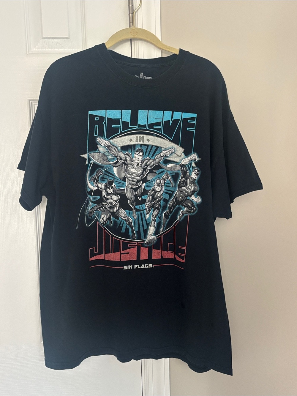 Men's Justice League Black 'Believe in Justice' Graphic Tee - Six Flags